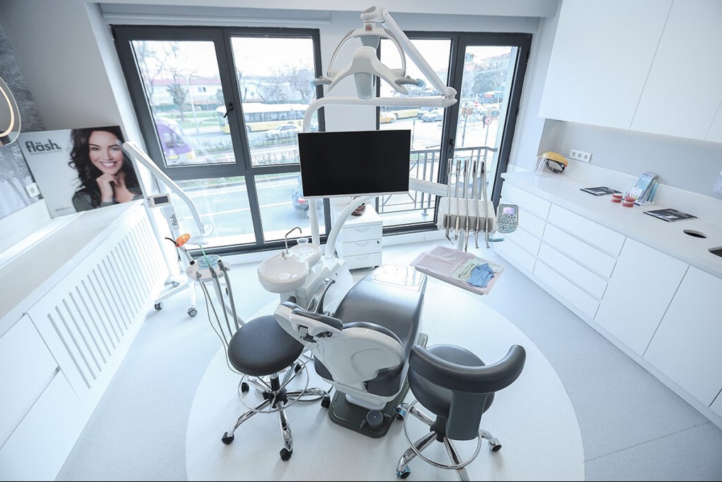 Diş Hekimi & Kliniği